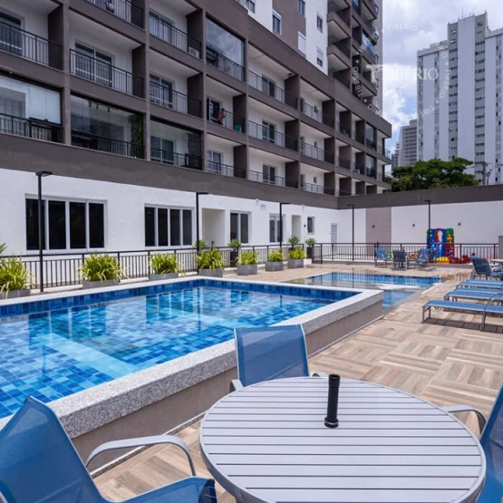 constantino-piscina-34867e1f60c8ace2915528c51790c428f5fba37f-699x731